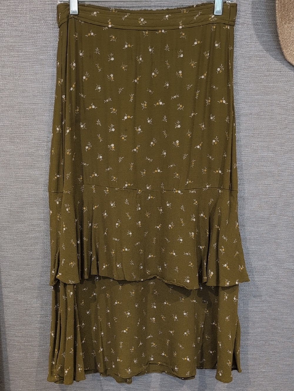 Madewell-Olive Floral Tiered Midi Skirt
